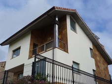 Venta Casa unifamiliar Santa Cruz de Bezana. Con terraza 315 m²