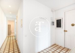 Alquiler piso luminoso apartamento de 3 habitaciones en eixample esquerra en Barcelona