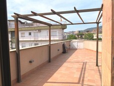 Dúplex atico-duplex en el centro en Roses-Castellbell Sant Feliu de Llobregat