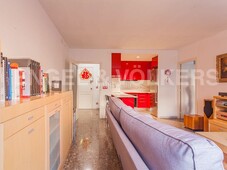Piso apartamento bien ubicado junto a lesseps en La Salut Barcelona