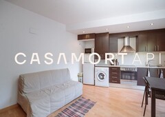 Piso apartamento en el centro con dos habitaciones en venta en Estartit