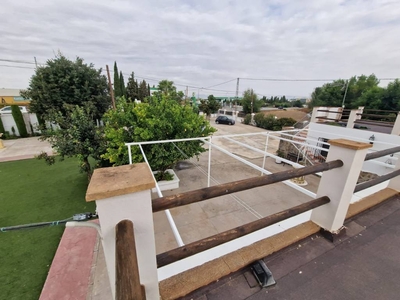 Alquiler Chalet en Carretera de Dílar a Granada Ogíjares. Buen estado con terraza 230 m²