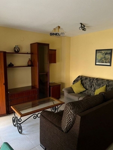 Alquiler de piso en Belén - San Roque de 3 habitaciones con garaje y jardín