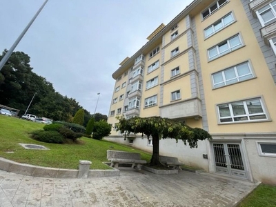 Alquiler de piso en calle Campos Novos de 3 habitaciones con terraza y jardín