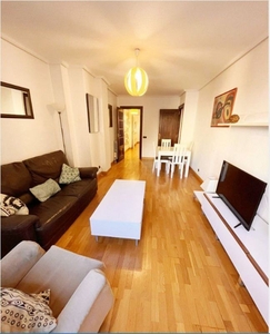 Alquiler de piso en Centro - Salamanca de 2 habitaciones con terraza y muebles