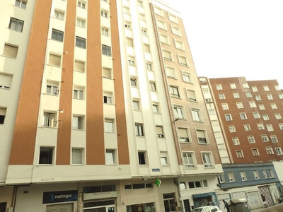 Alquiler de piso en Puerto Chico de 2 habitaciones con muebles y calefacción