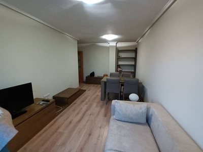 Alquiler de piso en Villamediana de Iregua de 1 habitación con piscina y garaje