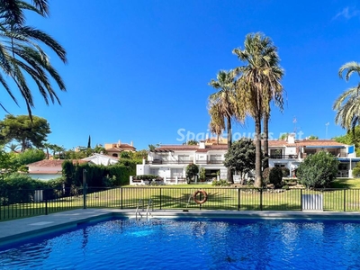 Apartamento en venta en Nueva Andalucía, Marbella