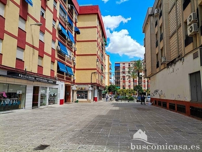 Local comercial Plaza Aníbal e Himilce Linares Ref. 94124399 - Indomio.es