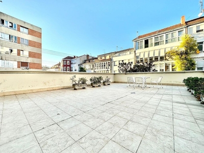 Piso en alquiler en Centro - Vitoria-Gasteiz de 3 habitaciones con terraza y calefacción