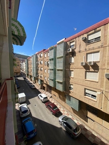 Piso en alquiler en Peñamefecit - Avda Barcelona de 3 habitaciones con piscina y garaje