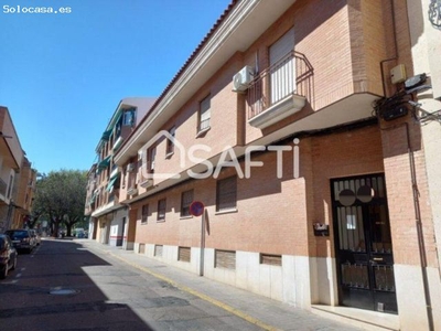 Piso ubicado a 5 del centro de la Ciudad / Plaza Mayor y jardines del Prado.Muy cerca del nuevo comp