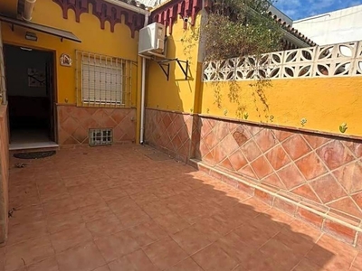 Venta Casa adosada en Avenida Pintor Jaraba Málaga. Muy buen estado con terraza 141 m²