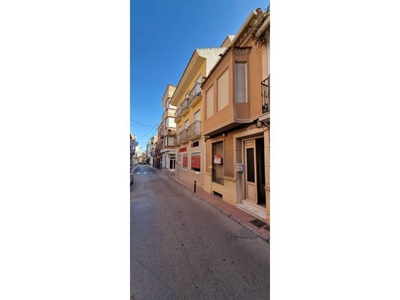 Venta Casa unifamiliar en Avenida Santa Eulalia Totana. Buen estado 155 m²