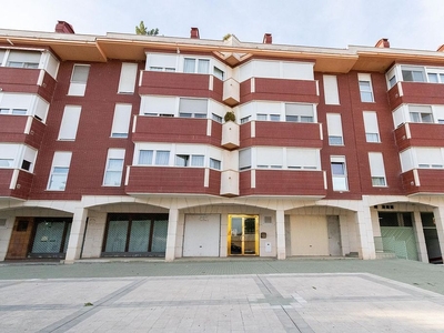Venta de piso en El Carmen - Casas del Hogar de 3 habitaciones con terraza y garaje