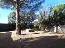 Alquiler chalet de piedra en una sola planta en Galapagar