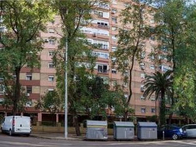 Piso de dos habitaciones 73 m², El Plantinar-El Juncal-Avenida de la Paz, Sevilla
