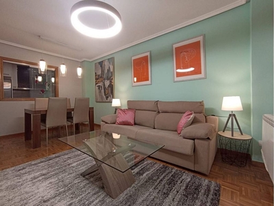 Piso en alquiler en Centro - Burgos de 1 habitación con muebles y balcón
