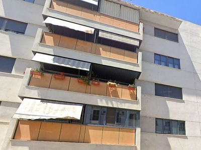 Venta de piso en Las Colonias - Cardeñas de 4 habitaciones con terraza y balcón
