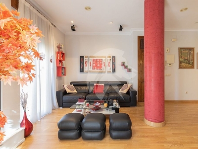 Venta de piso en Mestalla de 2 habitaciones con balcón y aire acondicionado