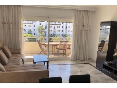 Amplio apartamento en Puerto Banús