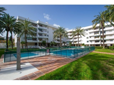 Apartamento en Alquiler en Torremolinos, Málaga