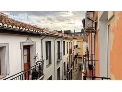Bonito apartamento nuevo a estrenar en el centro de Granada.