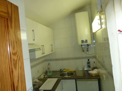 Alquiler de piso en San Roque-Concordia-Adoratrices de 1 habitación con muebles y aire acondicionado