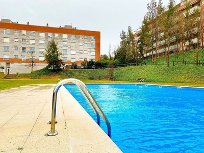 Alquiler de piso en Sant Pere i Sant Pau de 3 habitaciones con piscina y garaje