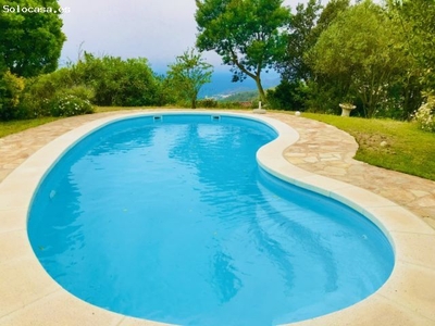 Hermosa villa con vista al mar y gran piscina climatizada