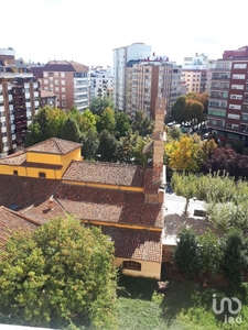 Piso 3 habitaciones de 110 m² en León (24003)
