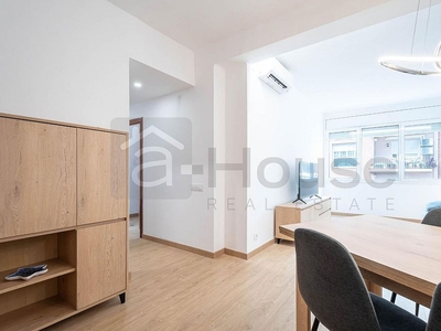 Piso en venta en El Camp d'en Grassot i Gràcia Nova de 3 habitaciones con balcón y aire acondicionado