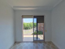 Venta Piso Tarragona. Piso de tres habitaciones en Carrer Parc Riu Clar. Con terraza