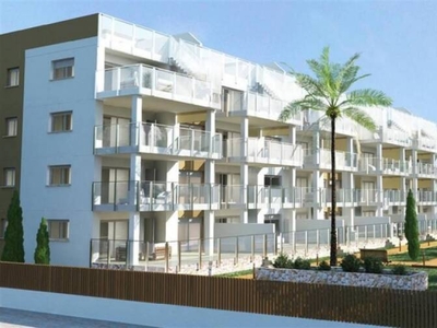 Apartamentos con orientación sur junto a campo de golf y todos los servicios