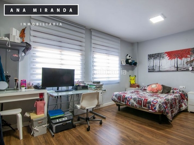 Casa adosada con 4 habitaciones con parking y aire acondicionado en Vinalesa
