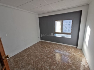 Piso en calle jumilla 10 piso con 2 habitaciones en Valencia