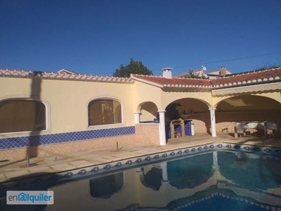 Alquiler casa piscina y terraza El montgó