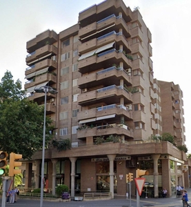 Alquiler de ático en Joc de la Bola - Camps d'Esports - Ciutat Jardí - Montcada de 4 habitaciones con terraza y calefacción
