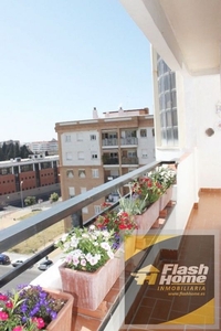 Alquiler de ático en Vista Alegre - Parque Cruz Conde de 2 habitaciones con terraza y garaje