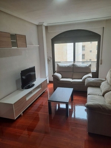 Alquiler de dúplex en Canalejas - Gran Vía de 5 habitaciones con muebles y balcón
