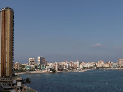 Alquiler de piso en Albufereta de 2 habitaciones con terraza y muebles