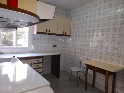 Alquiler de piso en Arrabal - Carrel - San Julián de 3 habitaciones con calefacción