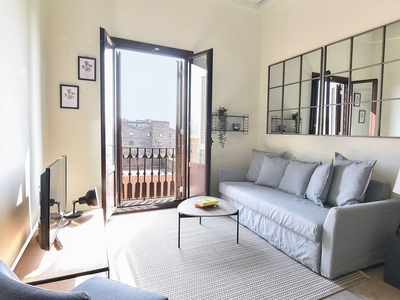 Alquiler de piso en Sant Pere, Santa Caterina i la Ribera de 1 habitación con terraza y muebles