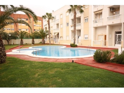 ESTUDIO EN PROCESO DE REFORMA CON PISCINA COMUNITARIA A 600 METROS DEL MAR - ZONA TORREVIEJA -