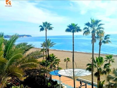 INCREIBLE APARTATAMENTO FRONTAL AL MAR EN EL CORAZÓN DE ESTEPONA