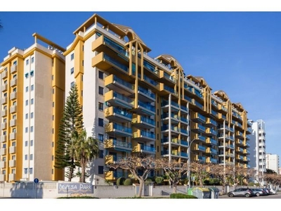 Precioso apartamento WOW en Playa de Gandía, zona norte, residencial con piscina, y zonas comunes.