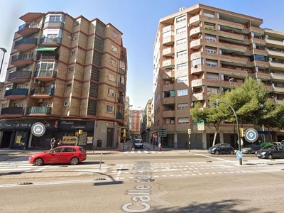 Venta de piso en La Bozada – Parque Delicias de 2 habitaciones con terraza y balcón