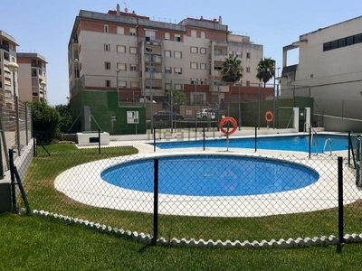 Venta de piso en Puerto Real de 3 habitaciones con terraza y piscina
