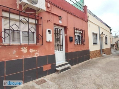 Casa adosada de alquiler en Calle de Molina Cros, Barrio de la Concepcion