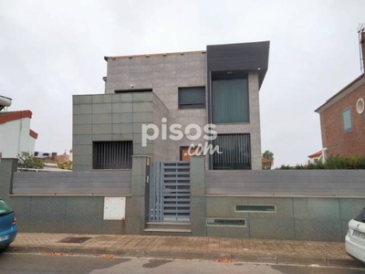 Casa adosada en venta en Calle de la Bulería